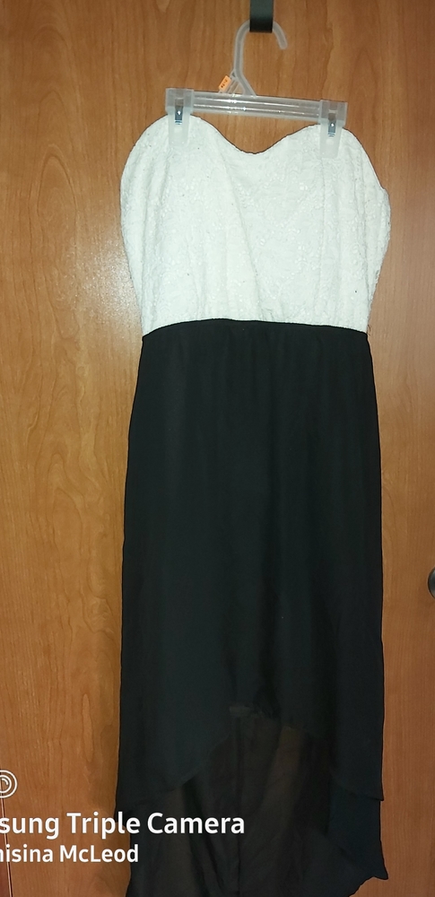 Backless / strapless Dress
